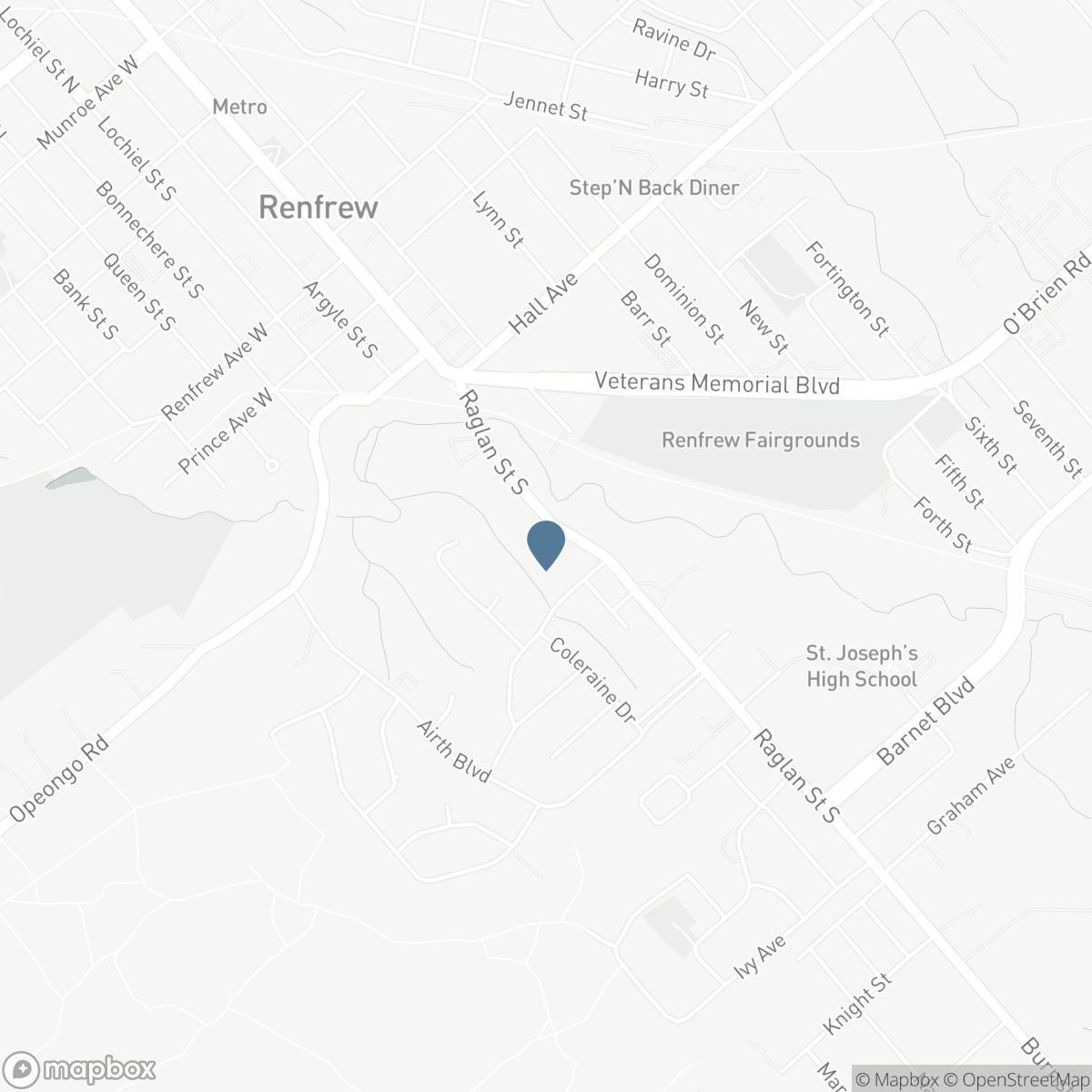 560 RAGLAN STREET S, Renfrew, Ontario K7V 1R8